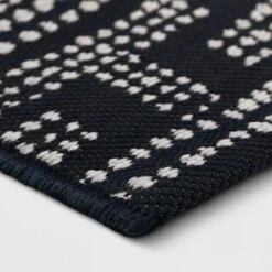 5' X 7' Medallion Outdoor Rug Navy - Threshold™