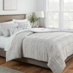 Threshold 16 4pc Clipped Stripe Poms Comforter Bedding Set - Threshold™
